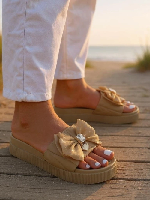 Royalfashion Жіночі шльопанці на платформі з бантиком Sento Pace