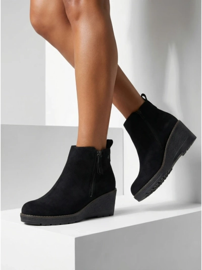 Жіночі ботильйони на танкетці Zarrico