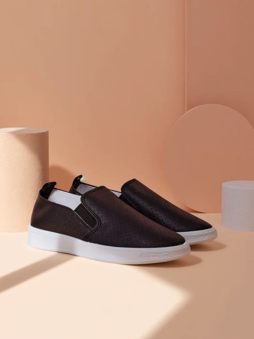 Royalfashion Жіночі спортивні черевики з перфорацією Musio