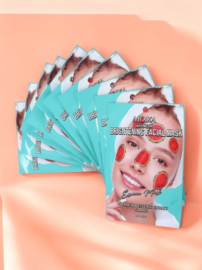 MOIKA Кавунова маска для обличчя у формі серветки, що освітлює