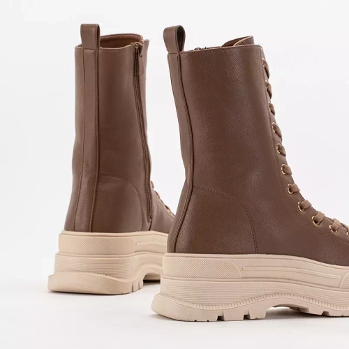 OUTLET Світло-коричневі жіночі чоботи на плоскому каблуці Magara - Туфлі