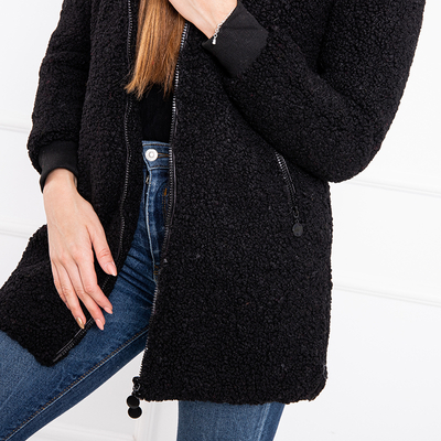 Чорна жіноча куртка з капюшоном