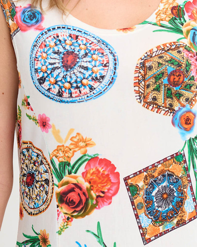 Vzorované bílé dámské krátké šaty - Oblečení