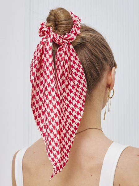 Royalfashion Gumička do vlasů s kostkovanou mašlí Kratella