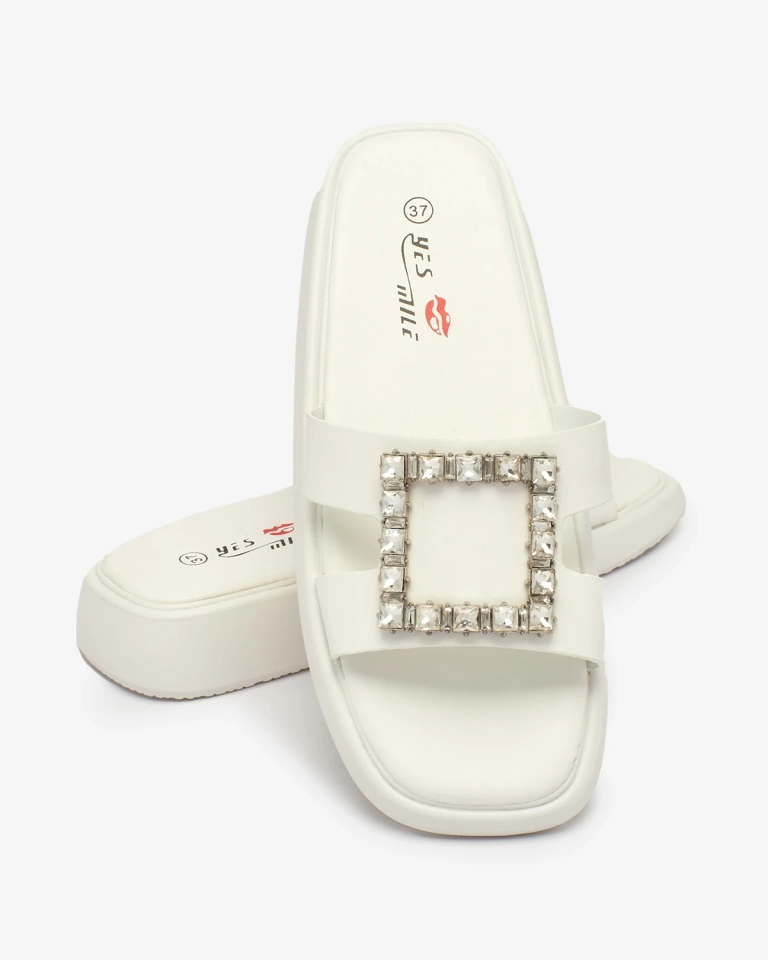 OUTLET Royalfashion Bílé dámské žabky s krystaly Telika