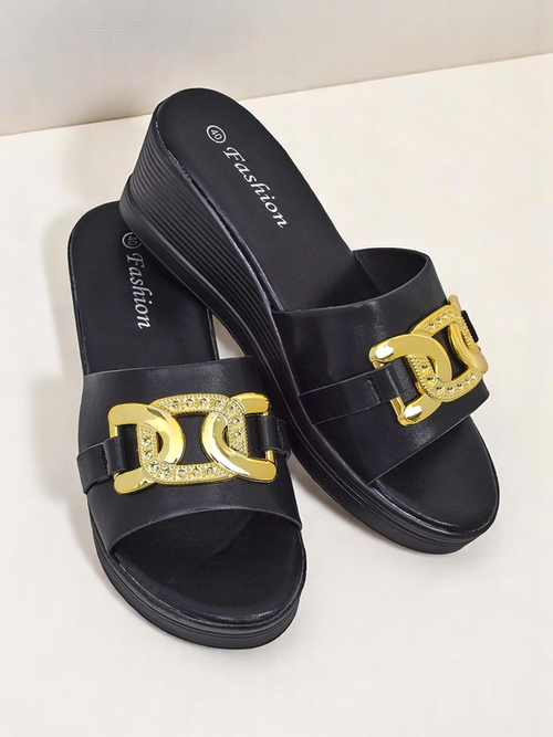 Royalfashion Жіночі босоніжки на танкетці Nolia