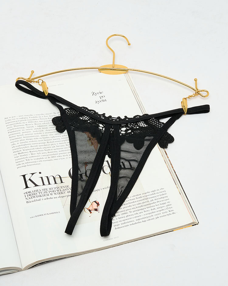 Royalfashion Dámské krajkové kalhotky tanga v černé barvě