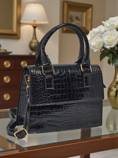 Lakovaná Malá dámská kabelka z eko kůže Veluna