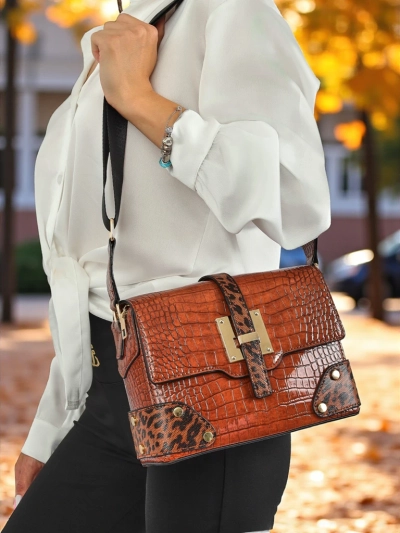 Жіноча сумка Callista Milano з екологічної лакованої шкіри коричнева