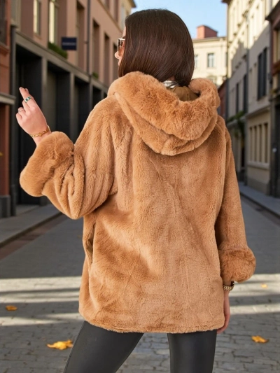 Пальто з штучного хутра для жінок Royalfashion