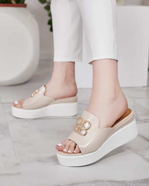 Royalfashion Лаковані жіночі шльопанці на підборах Sailla