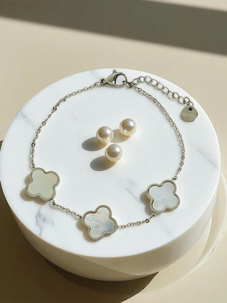 Náramek Callisto Nero s Motivem Květu