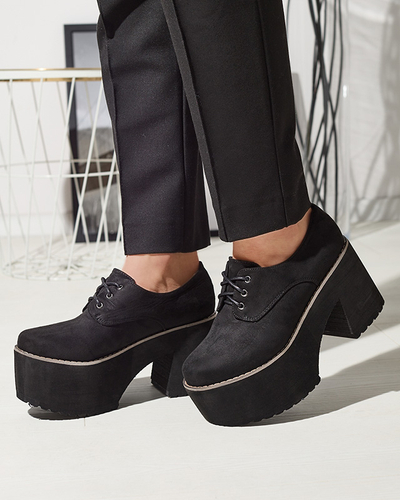 Černé dámské polobotky se šněrováním na pevné podrážce Lobera - Obuv