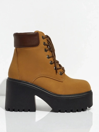 Dámské kotníkové boty z eko semiše na sloupkovém podpatku a platformě Tavlissa