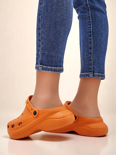 Royalfashion Жіночі перфоровані гумові шльопанці Dellosa