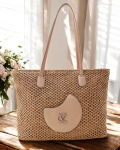 světle hnědá || hnědý