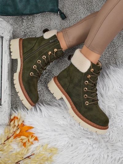 Dámské boty typu traper s kožíškem Tessara