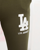 темно-зелений