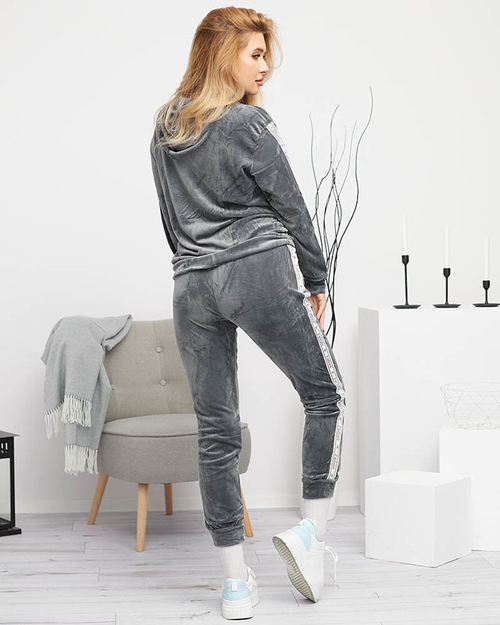 Сірий жіночий спортивний костюм у смужку - Одяг