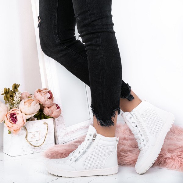 Białe sneakersy na płaskiej podeszwie Coletta- Obuwie