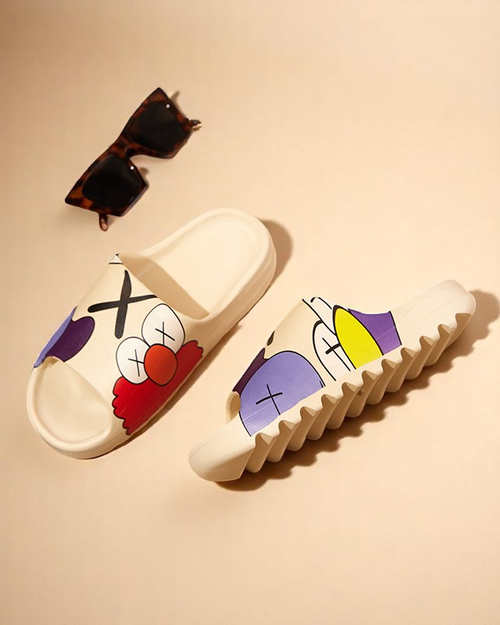 Світло бежеві жіночі резинові шльопанці з принтом Pfizz