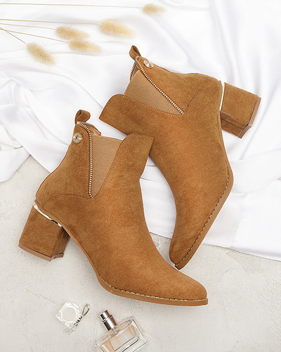 Світло-коричневі жіночі черевики на низькій шпильці Xizia - Взуття
