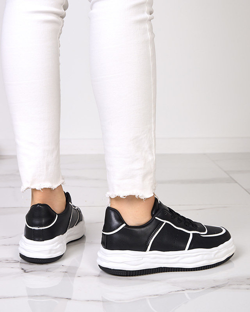 Чорні жіночі кросівки з вставками Pinero