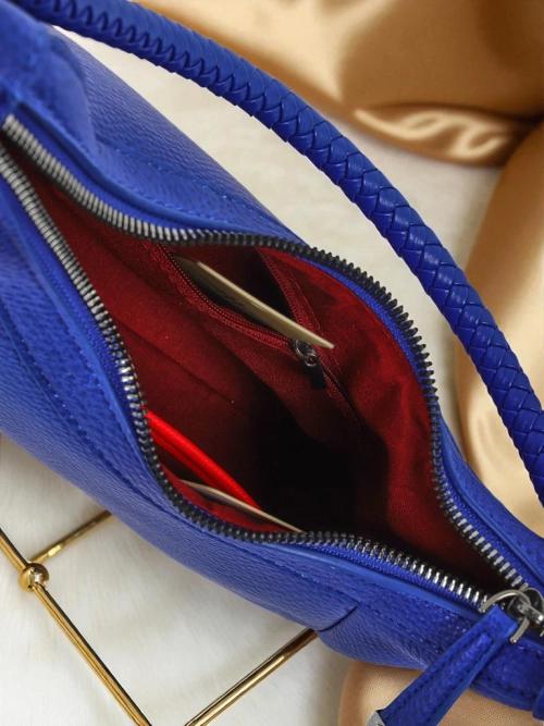 Royalfashion Маленька жіноча сумочка з екошкіри з декоративним ремінцем Lacquea