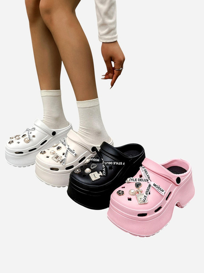 Royalfashion Жіночі гумові сланці з декораціями Dellos