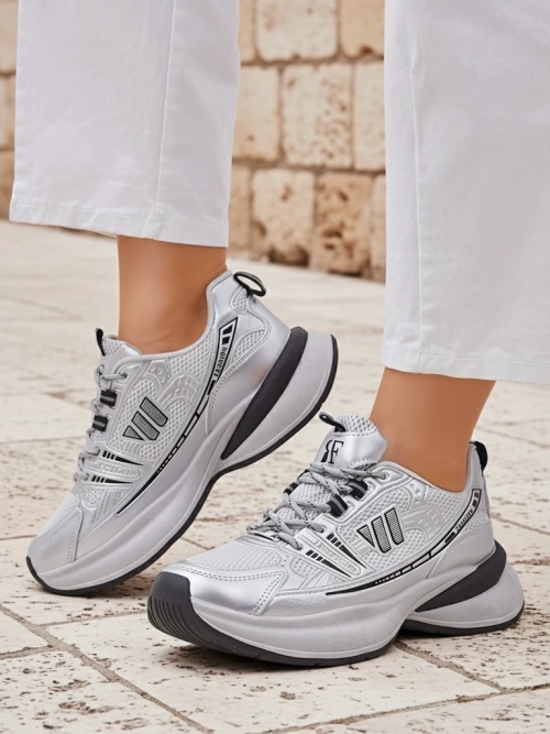 Royalfashion Жіночі спортивні кросівки на товстій підошві Roality