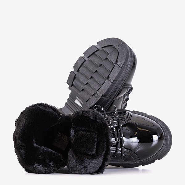 Černé lakované dámské boty od firmy Rostorie - Footwear