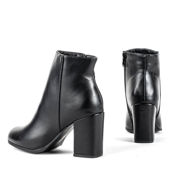 Černé boty na vyšší pozici Pekan - Obuv