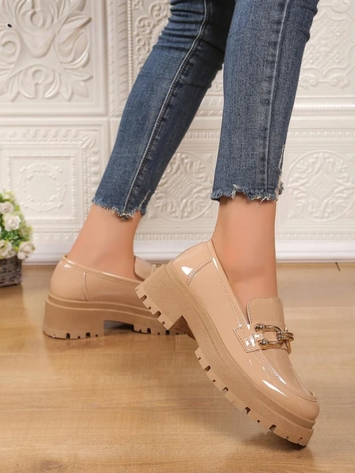 Royalfashion Жіночі лофери з патентної шкіри Arieda