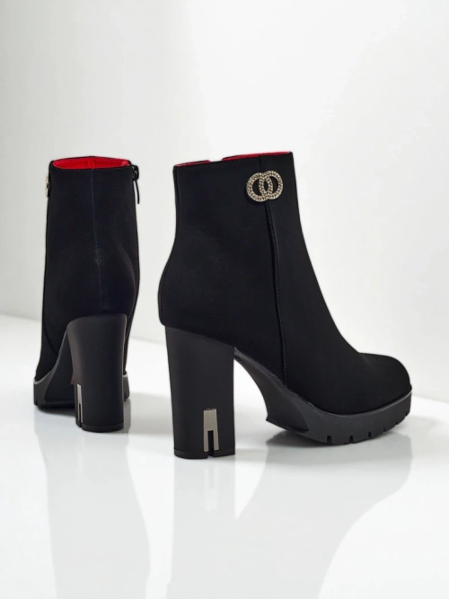 Ботильйони жіночі з матової екошкіри на підборах-стовпчику Olivane