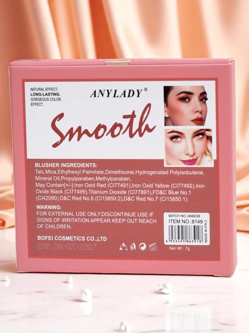 Натиснутий рум’яна Cheeky Face