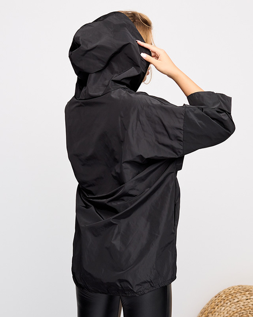 Чорна жіноча довга вітровка зі значком - одяг