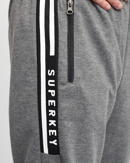 Чоловічі сірі спортивні штани - Одяг