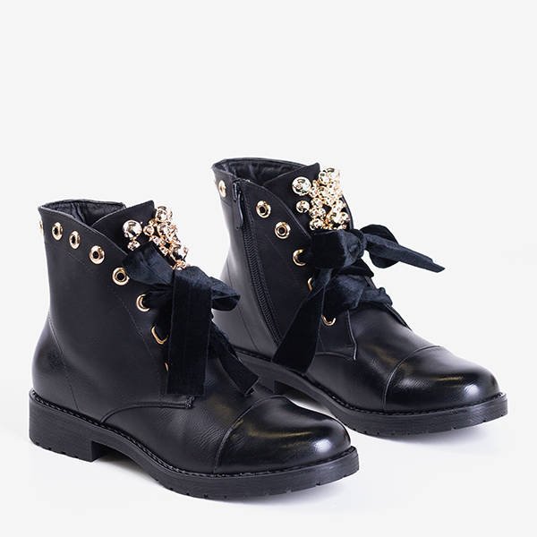 Černé tašky s dekoracemi Havelte - obuv