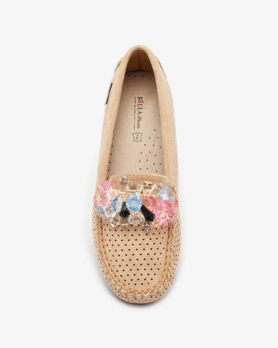 Royalfashion Ažurové světle hnědé dámské mokasíny s ozdobnými krystaly Cizzas