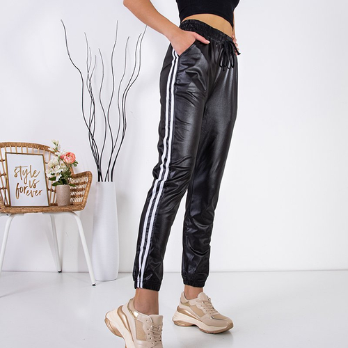 Чорні жіночі джогери з лампасами