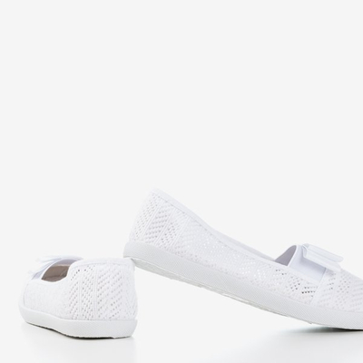 Bílé prolamované tenisky s lukem Nadin - Obuv