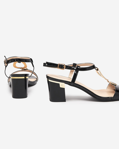 Dámské černé lakované sandály na sloupku Ikkas-Footwear