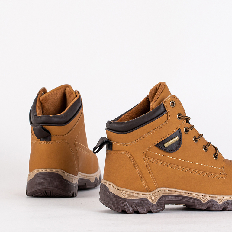 Světle hnědá dámská šněrovací trekingová od Wikers - Obuv