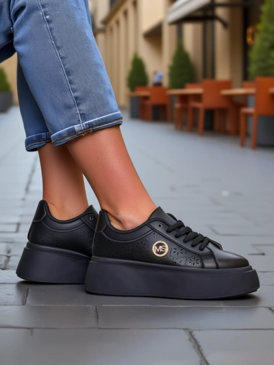 Жіночі снікерси платформа Perseida Royalfashion чорні екошкіра