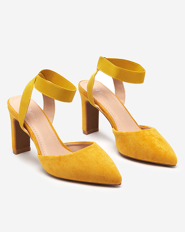 OUTLET Dámské sandály na sloupku v hořčicové barvě Brossi. Obuv