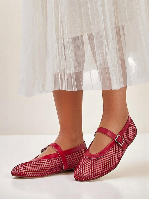 Royalfashion Жіночі балетки з вирізами та ремінцем Naommi
