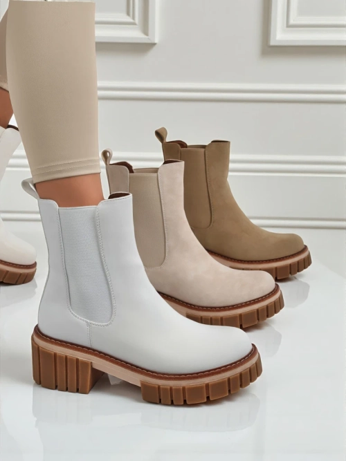 Ботки на підборах з еко нубуку Amber Walk