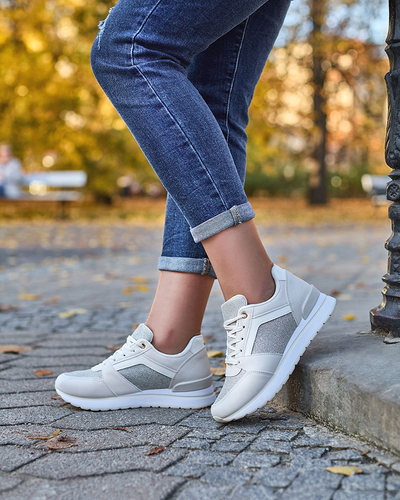 Бежеві жіночі кросівки з блискітками Berilan