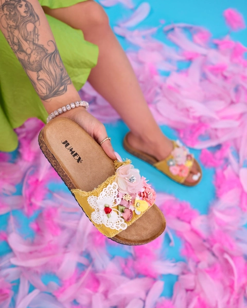 Dámské pantofle s látkovými květy v Ososi žluté - Obuv