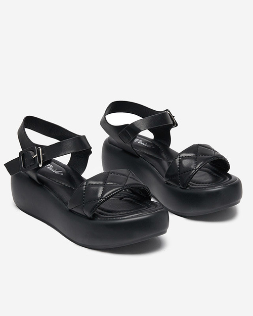 Жіночі стьобані сандалі на танкетці з екошкіри чорного кольору Baloui. Взуття